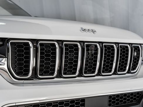 New 2025 Jeep Grand Cherokee Overland w/ Adv Protech Group III image 11