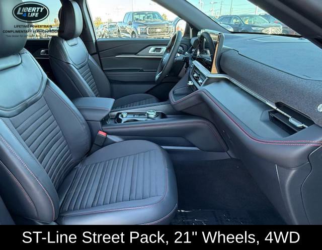 Used 2027 Ford Explorer ST-Line w/ Premium Package AWD/4WD image 18