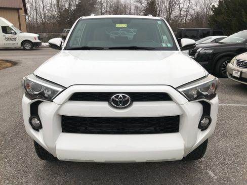 Used 2017 Toyota 4Runner SR5 Premium image 3