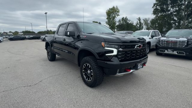 Used 2024 Chevrolet Silverado 1500 ZR2 w/ Technology Package AWD/4WD image 3
