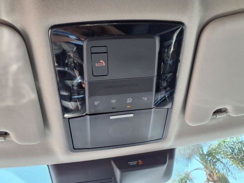 Used 2025 Mitsubishi Outlander SE AWD/4WD image 28