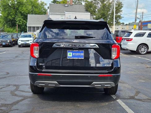 Used 2022 Ford Explorer XLT w/ Equipment Group 202A image 4