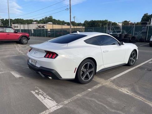 Used 2025 Ford Mustang Coupe RWD image 7