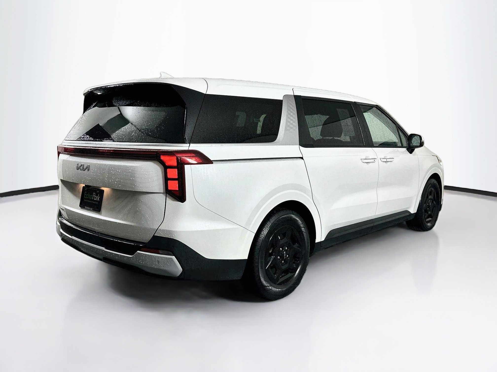 Used 2025 Kia Carnival FWD image 9