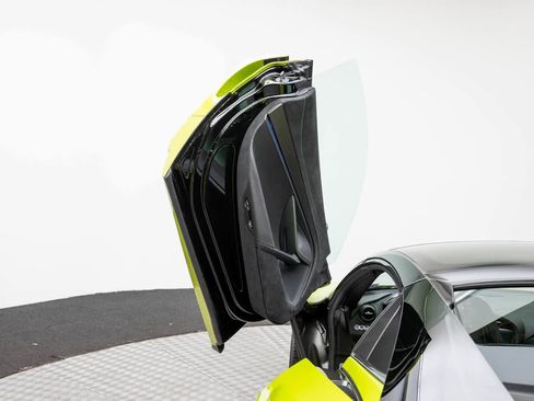 Used 2023 McLaren 720S Performance image 24