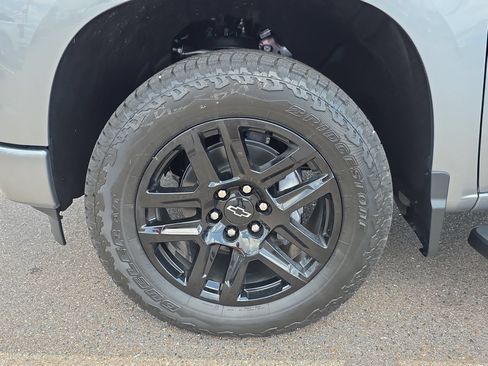 New 2026 Chevrolet Silverado 1500 RST w/ Dark Appearance Package AWD/4WD image 9