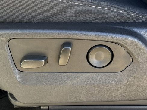 Certified 2025 Chevrolet Silverado 1500 LT image 25