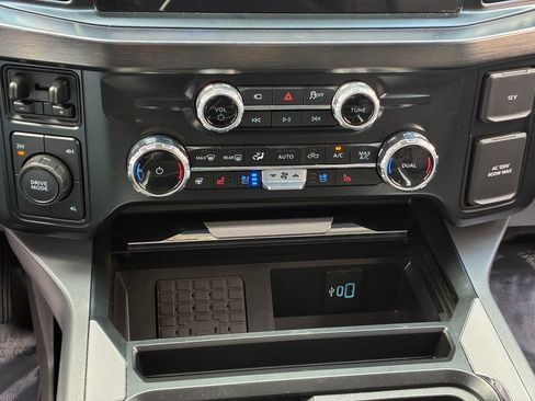 Used 2025 Ford F250 Lariat AWD/4WD image 32
