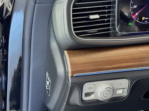 New 2025 Mercedes-Benz GLS 580 4MATIC image 10