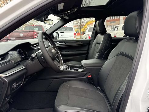 New 2025 Jeep Grand Cherokee Altitude AWD/4WD image 15