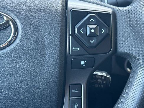 Used 2021 Toyota Tacoma TRD Sport w/ Technology Package image 30