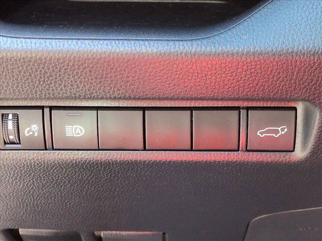 Used 2019 Toyota RAV4 XLE Premium FWD image 15
