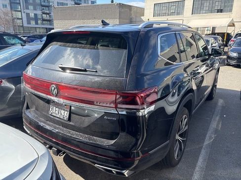 Certified 2024 Volkswagen Atlas SEL Premium R-Line image 9