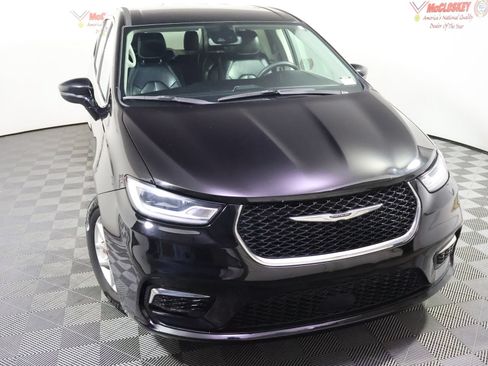 Used 2024 Chrysler Pacifica Touring-L FWD image 17