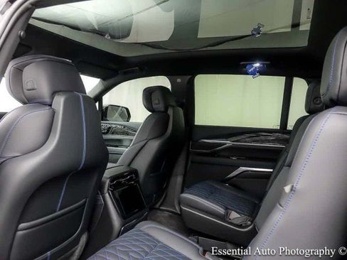Used 2025 Cadillac Escalade IQ Luxury 1 AWD/4WD image 15