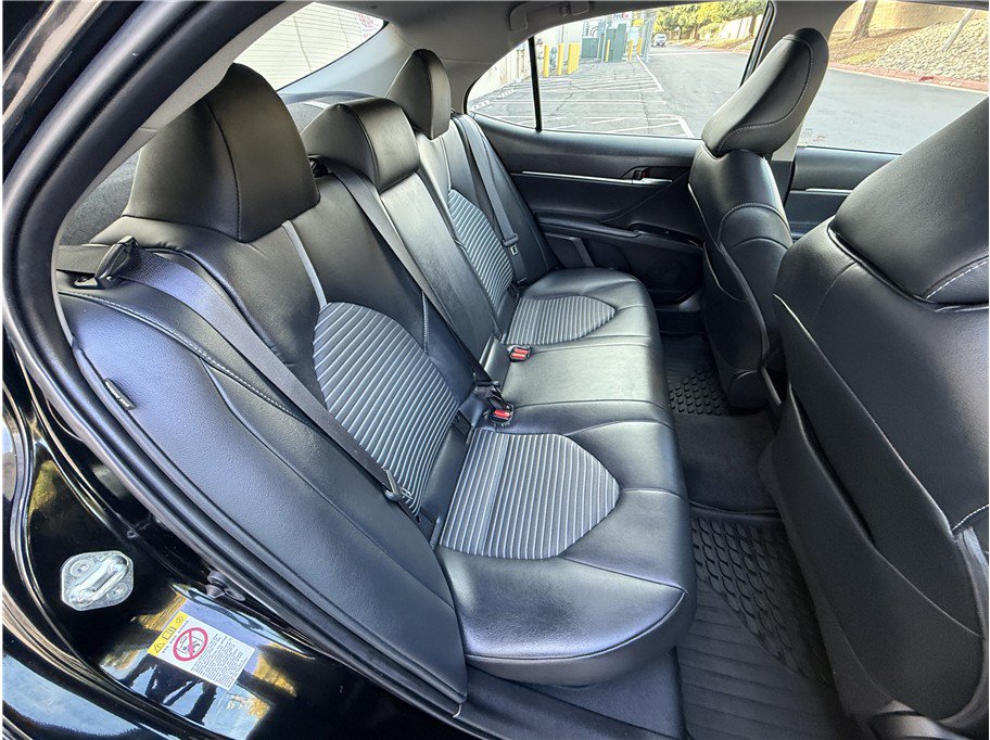 Used 2018 Toyota Camry SE w/ Audio Package FWD image 13