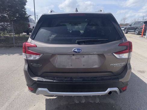 Used 2023 Subaru Forester Touring image 3