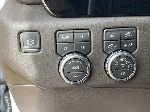 New 2026 GMC Sierra 2500 SLT AWD/4WD image 18