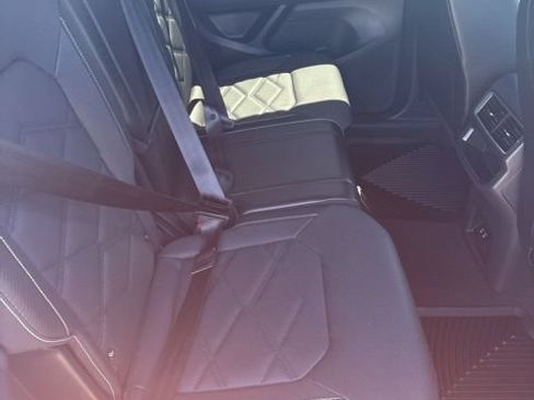 Used 2024 Volkswagen Atlas Cross Sport SE AWD/4WD image 6