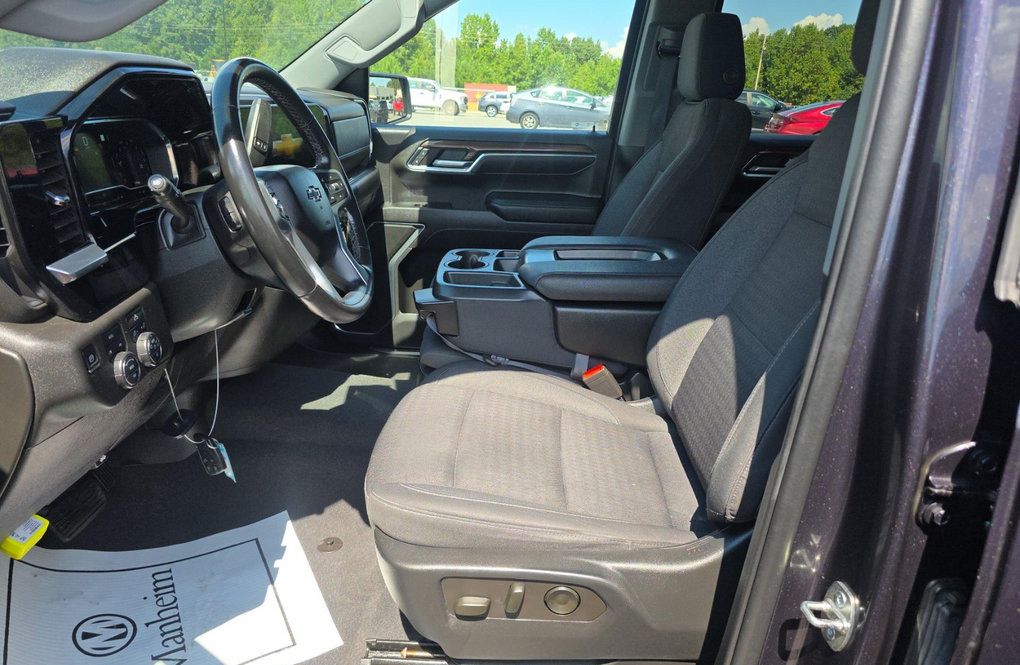 Used 2023 Chevrolet Silverado 1500 RST AWD/4WD image 7