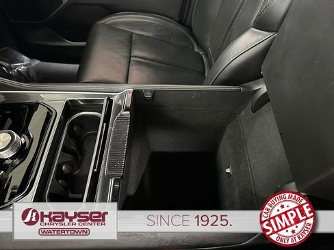 Used 2024 Jeep Wagoneer 4WD w/ Premium Group I image 31