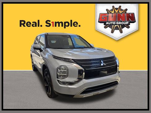 Used 2022 Mitsubishi Outlander SE FWD image 1