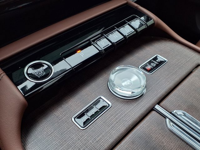 New 2026 Lincoln Navigator Reserve AWD/4WD image 15