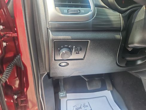 Used 2021 Jeep Grand Cherokee Laredo X AWD/4WD image 11