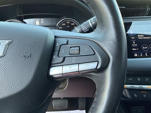 Used 2022 Cadillac XT4 Premium Luxury w/ Enhanced Visibility Package image 28