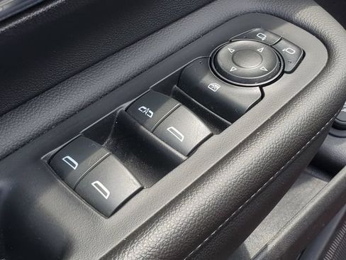 Used 2023 GMC Terrain SLT AWD/4WD image 13