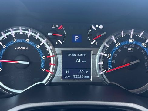 Used 2017 Toyota 4Runner SR5 AWD/4WD image 22