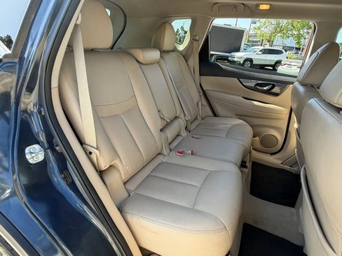 Used 2015 Nissan Rogue SL w/ SL Premium Package AWD/4WD image 23