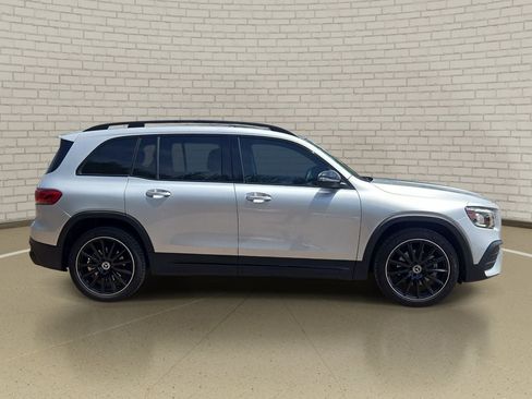 Used 2022 Mercedes-Benz GLB 250 image 4