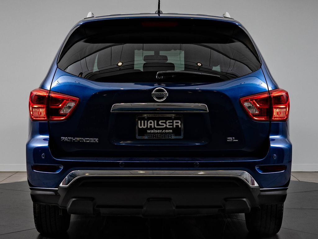 Used 2018 Nissan Pathfinder SL FWD image 7