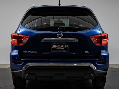 Used 2018 Nissan Pathfinder SL FWD image 7