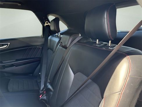 Used 2022 Ford Edge ST-Line image 18