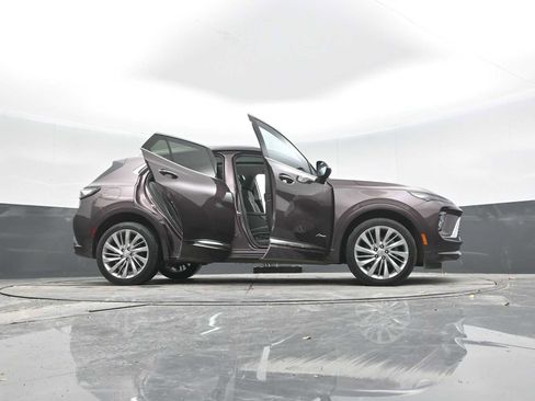 Used 2024 Buick Envision Avenir image 43