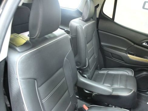 Used 2018 GMC Acadia Denali w/ Technology Package AWD/4WD image 9