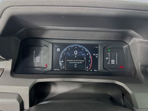 Used 2025 Toyota Tacoma SR5 AWD/4WD image 18