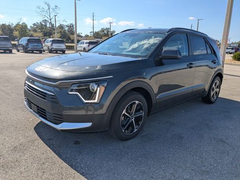 New 2026 Kia Niro EX image 9