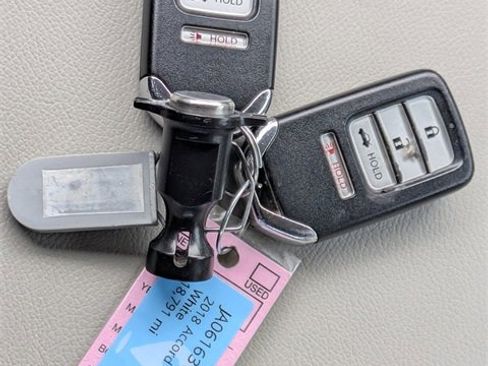 Used 2018 Honda Accord LX image 32