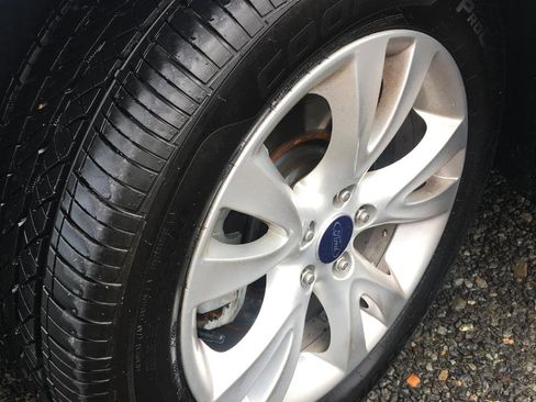 Used 2011 Ford Taurus SEL w/ 201A Rapid Spec Order Code image 9