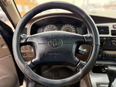 Used 2001 Toyota 4Runner SR5 image 28