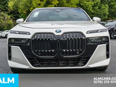 Used 2025 BMW i7 eDrive50 w/ M Sport Package image 10