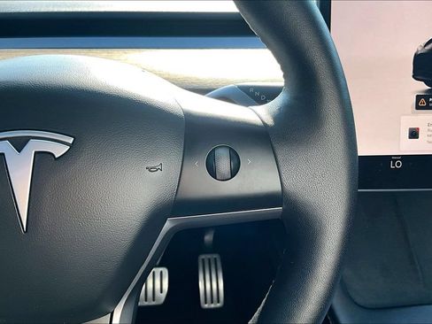 Used 2022 Tesla Model Y Performance AWD/4WD image 19