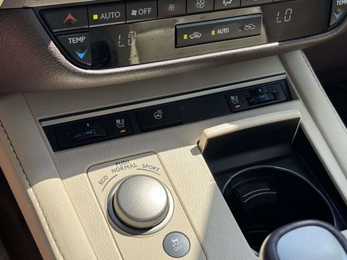 Used 2017 Lexus ES 350 w/ Navigation System Package FWD image 15