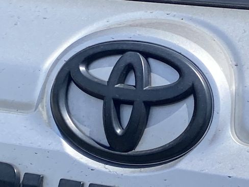 Used 2022 Toyota 4Runner SR5 RWD image 4