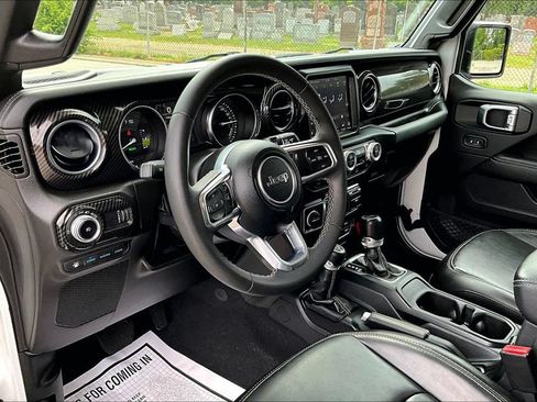 Used 2023 Jeep Wrangler Unlimited Sahara AWD/4WD image 13