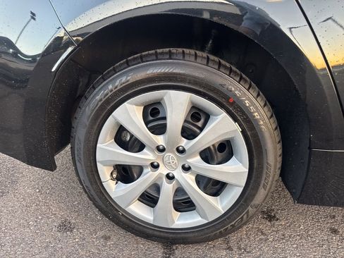 Used 2023 Toyota Corolla LE image 9