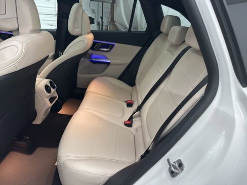 Used 2026 Mercedes-Benz GLC 300 image 24